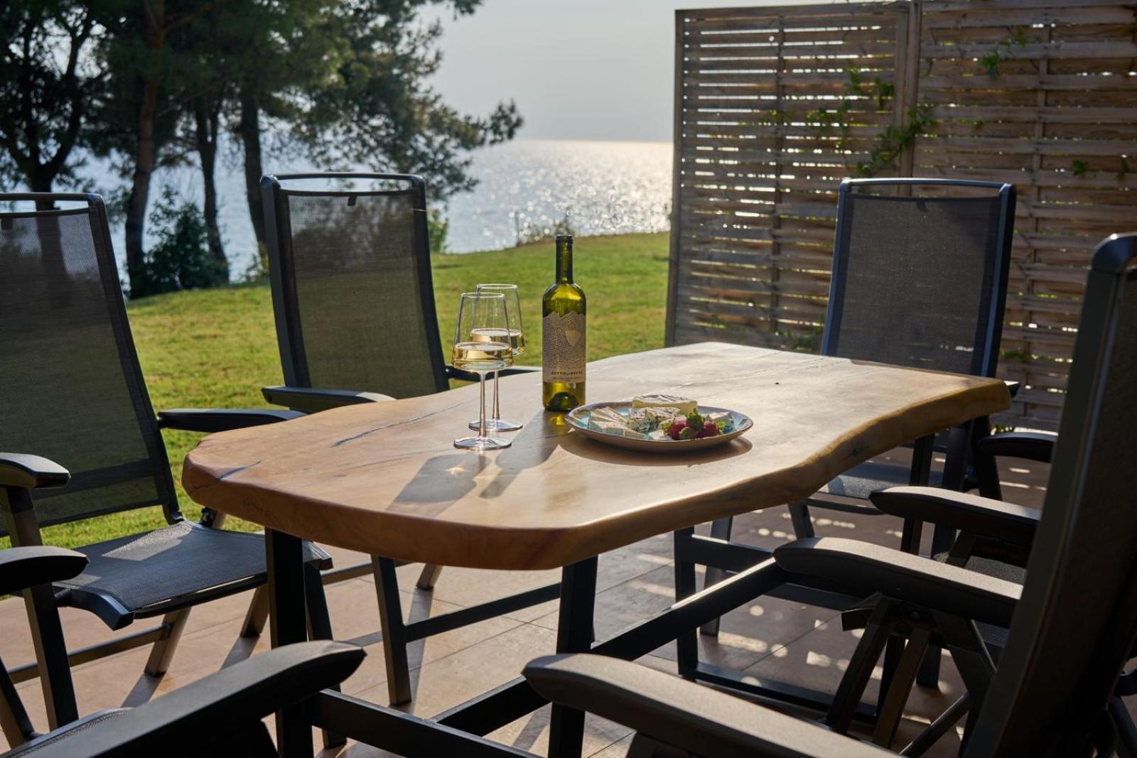 Summerday Villa Private Beach Неа-Іраклія Екстер'єр фото