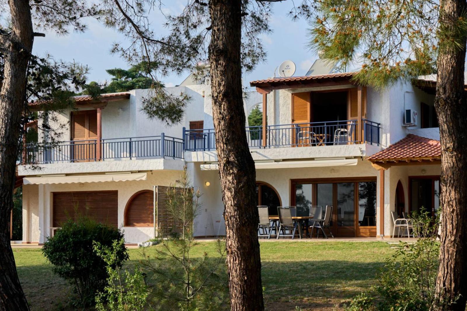 Summerday Villa Private Beach Неа-Іраклія Екстер'єр фото