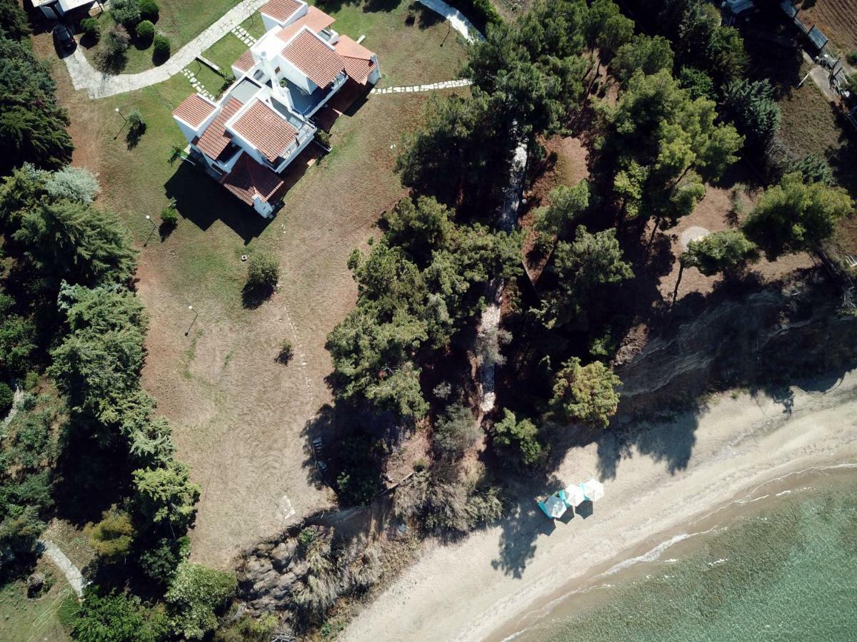 Summerday Villa Private Beach Неа-Іраклія Екстер'єр фото