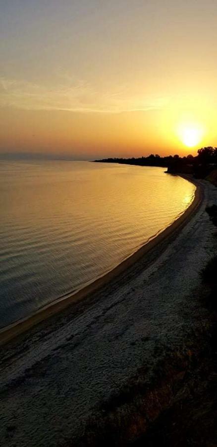 Summerday Villa Private Beach Неа-Іраклія Екстер'єр фото