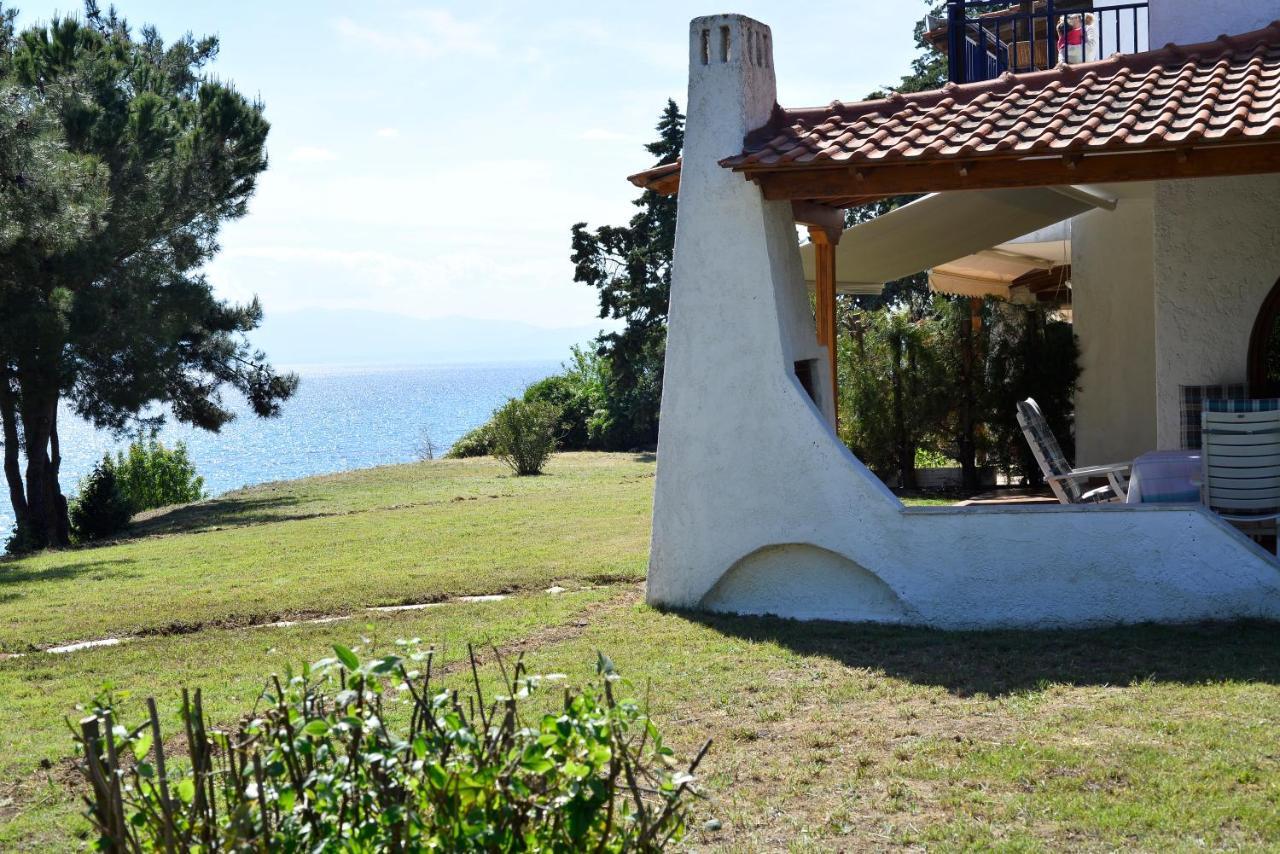 Summerday Villa Private Beach Неа-Іраклія Екстер'єр фото